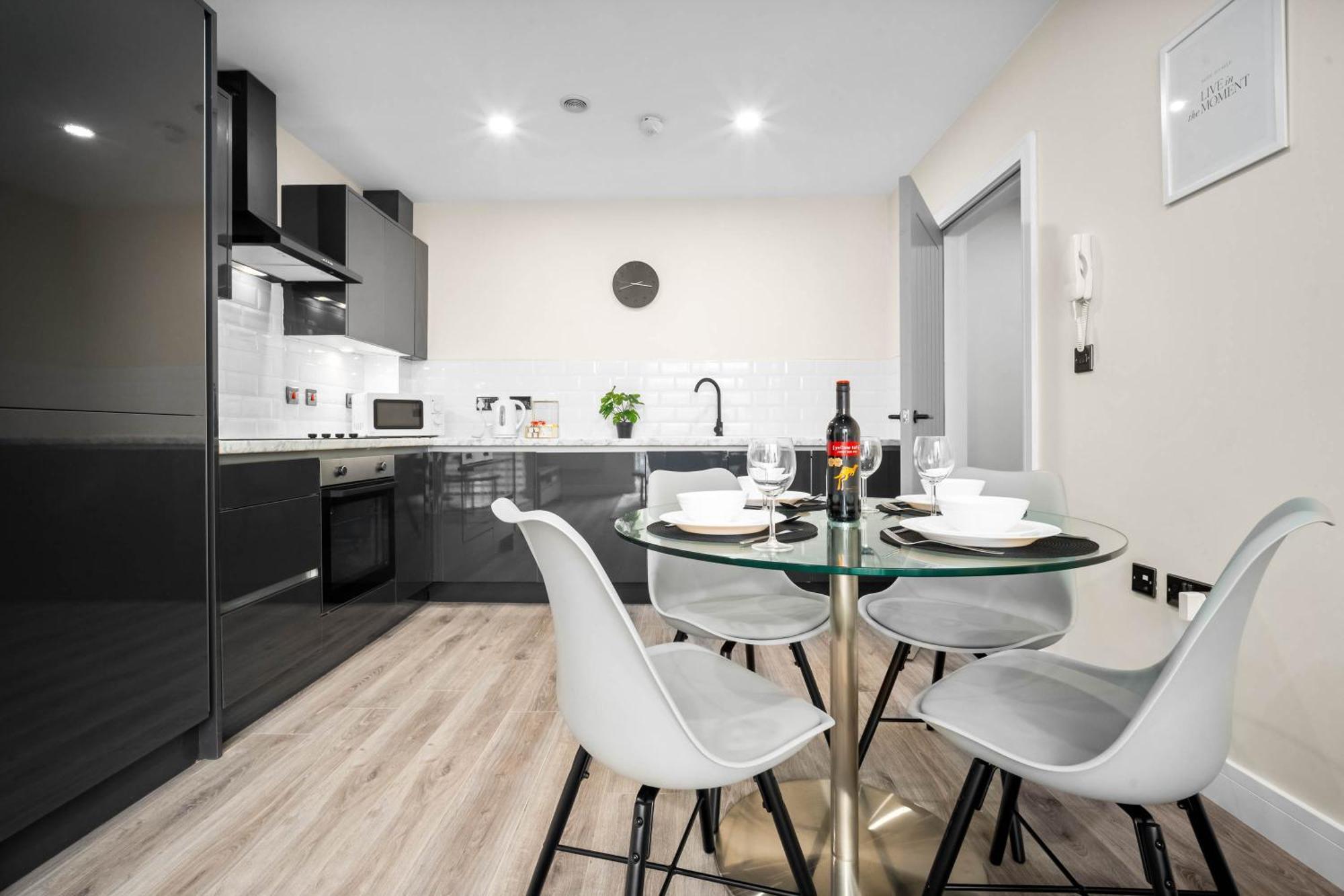 New Luxury Two Bedroom Apartment - City Centre - Netflix - Wifi - Top Rated - Jq 8Ah برمنغهام المظهر الخارجي الصورة